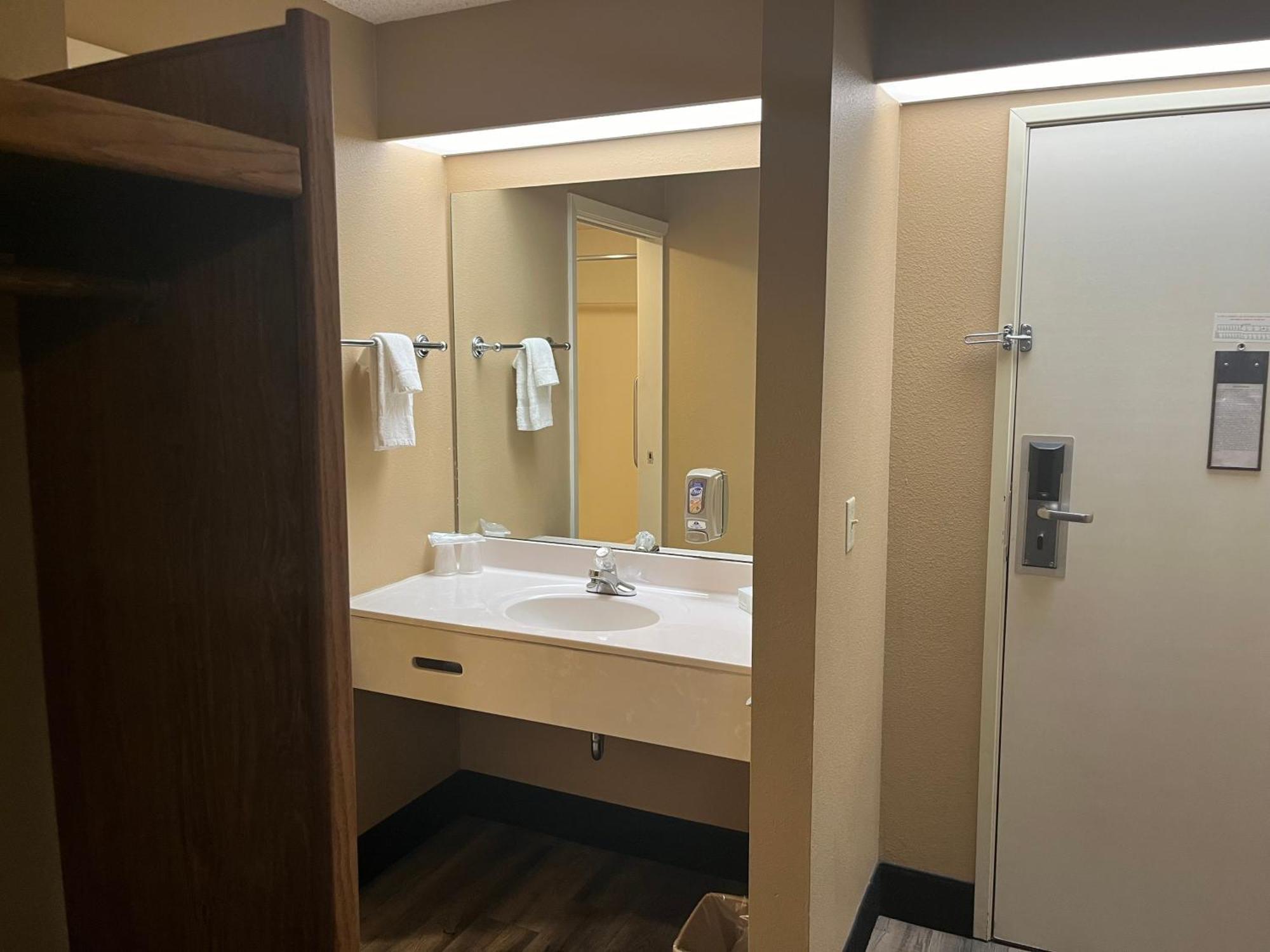 Americas Best Value Inn Kalispell Esterno foto